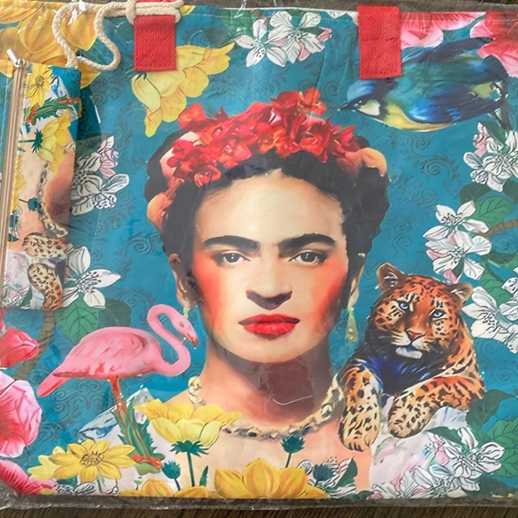 Frida Kahlo Waterproof Tote Bag and Pouch - Beach Bag - Multipurpose Tote - NEW - Picture 5 of 5
